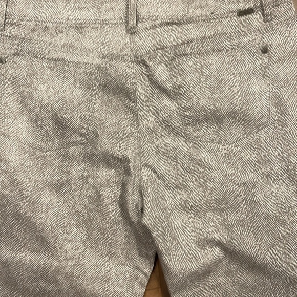 Original  Nicole Miller Sz 16 grey/white snakeskin patterned stretch jeans - Picture 4 of 10